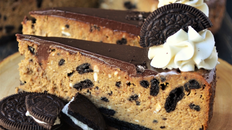 pumpkin-oreo-cheesecake