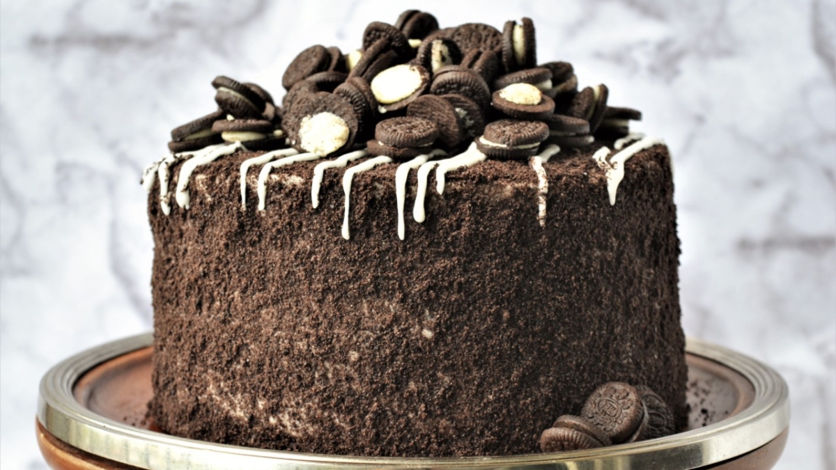 chocolate-oreo-buttercream-cake (25)